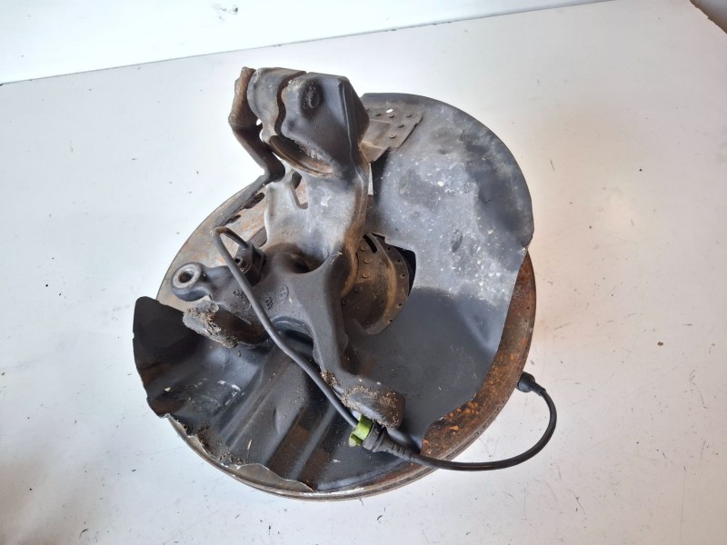 Recambio de mangueta delantera derecha para bmw serie 3 berlina (e46) 306d1 referencia OEM IAM   