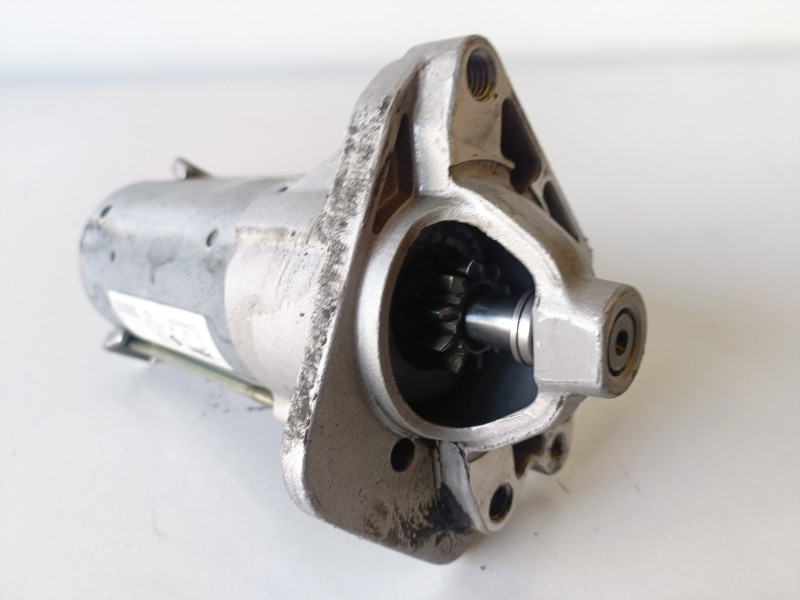 Recambio de motor arranque para dacia duster i k9k892 referencia OEM IAM 233000603R  