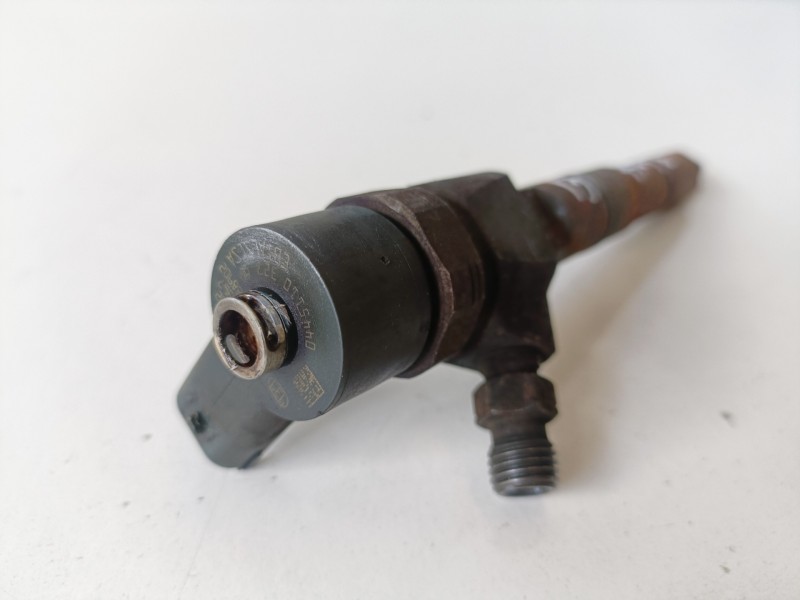 Recambio de inyector para opel insignia berlina a20dth referencia OEM IAM 0445110327  