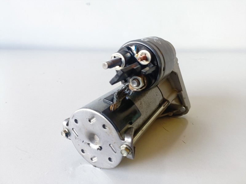 Recambio de motor arranque para dacia duster i k9k892 referencia OEM IAM 233000603R  
