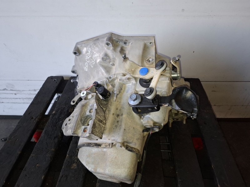 Recambio de caja cambios para peugeot 208 hm05 referencia OEM IAM 20A704  