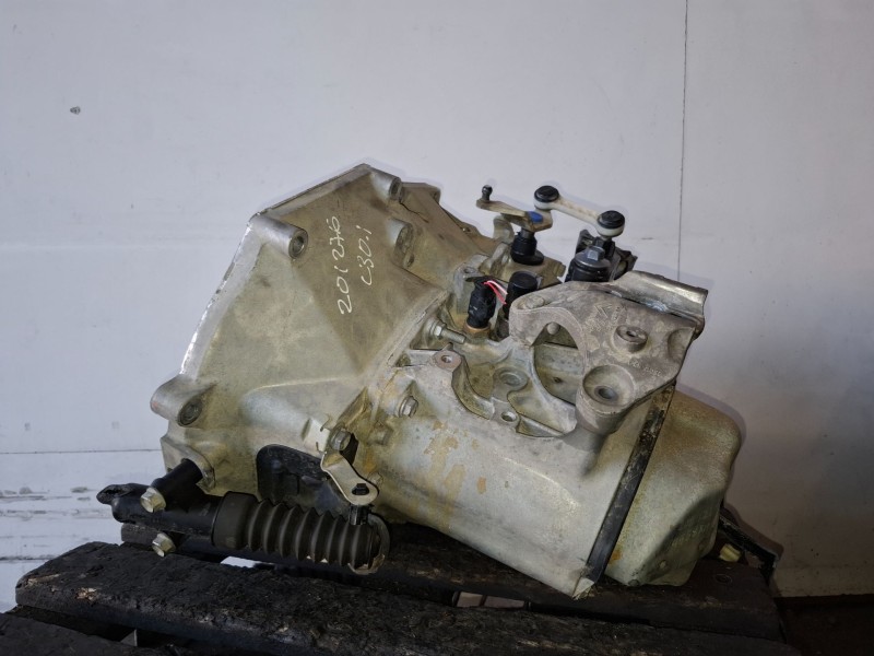 Recambio de caja cambios para peugeot 208 hm05 referencia OEM IAM 20A704  