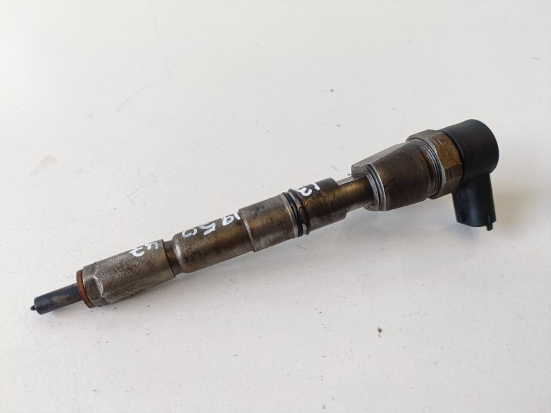 Recambio de inyector para opel insignia berlina a20dth referencia OEM IAM 0445110327  