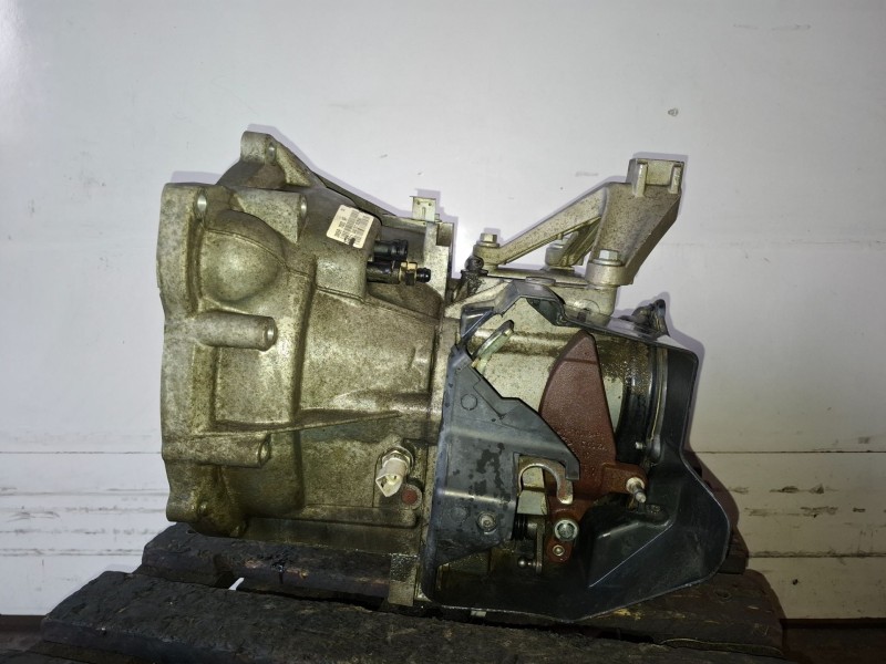Recambio de caja cambios para volvo c30 b4164s3 referencia OEM IAM 3M5R7002NF  