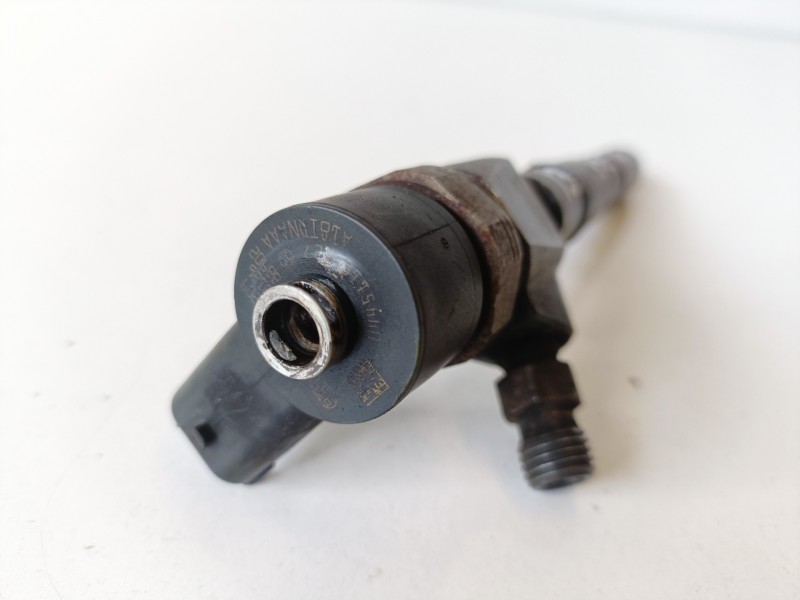 Recambio de inyector para opel insignia berlina a20dth referencia OEM IAM 0445110327  