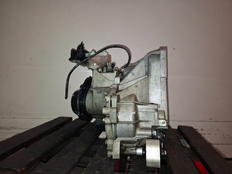 Recambio de caja cambios para ford fiesta (cb1) f6jd referencia OEM IAM 8A6R7002EA  