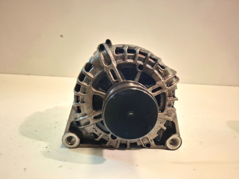 Recambio de alternador para ford fiesta (cb1) f6jd referencia OEM IAM 8V2110300AB  