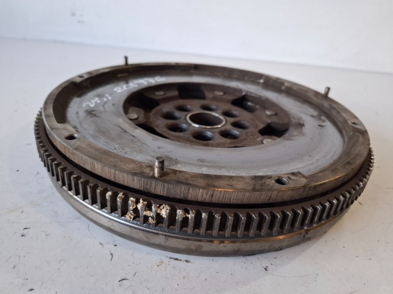 Recambio de volante motor para volkswagen t5 transporter furgón/combi (7h) axd referencia OEM IAM ZSB070105266  