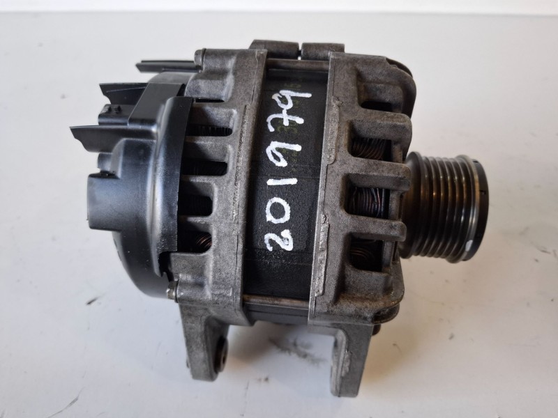 Recambio de alternador para dacia dokker referencia OEM IAM 231004719RA  