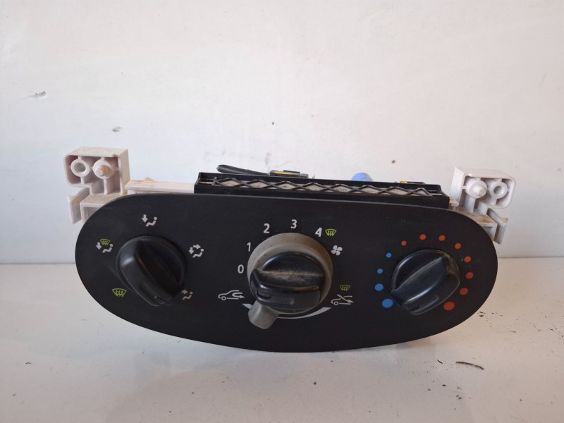 Recambio de mando calefaccion / aire acondicionado para dacia sandero k9k796 referencia OEM IAM N106277P  