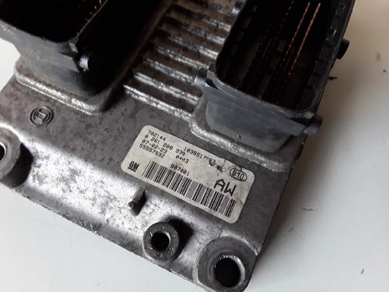 Recambio de centralita motor uce para opel corsa d referencia OEM IAM 0261208939/55557932  
