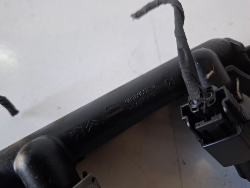 Recambio de rampa inyectora para peugeot 208 hm05 referencia OEM IAM 98169955780  