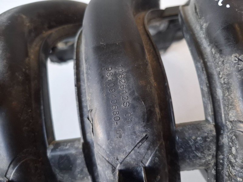Recambio de colector admision para peugeot 208 hm05 referencia OEM IAM 9810940680  