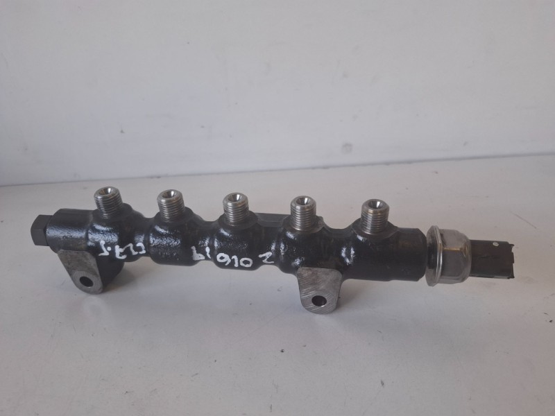 Recambio de rampa inyectora para citroen c3 8hy referencia OEM IAM 9653073880  
