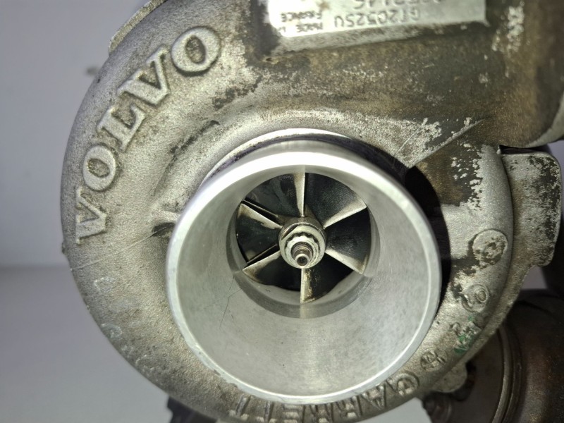 Recambio de turbocompresor para volvo s60 berlina d5244t referencia OEM IAM 7231671  