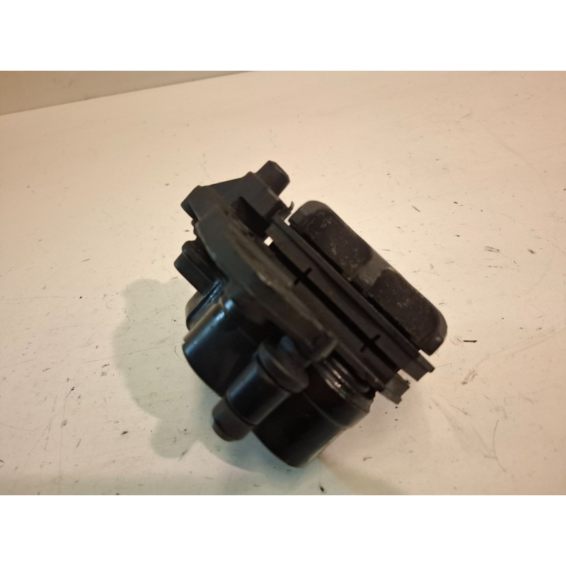 Recambio de pinza de freno delantera derecha para honda cbr 600 f / cbr 600 rr pc19e referencia OEM IAM   