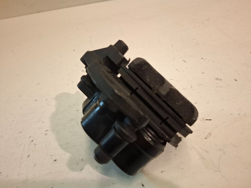 Recambio de pinza de freno delantera derecha para honda cbr 600 f / cbr 600 rr pc19e referencia OEM IAM   