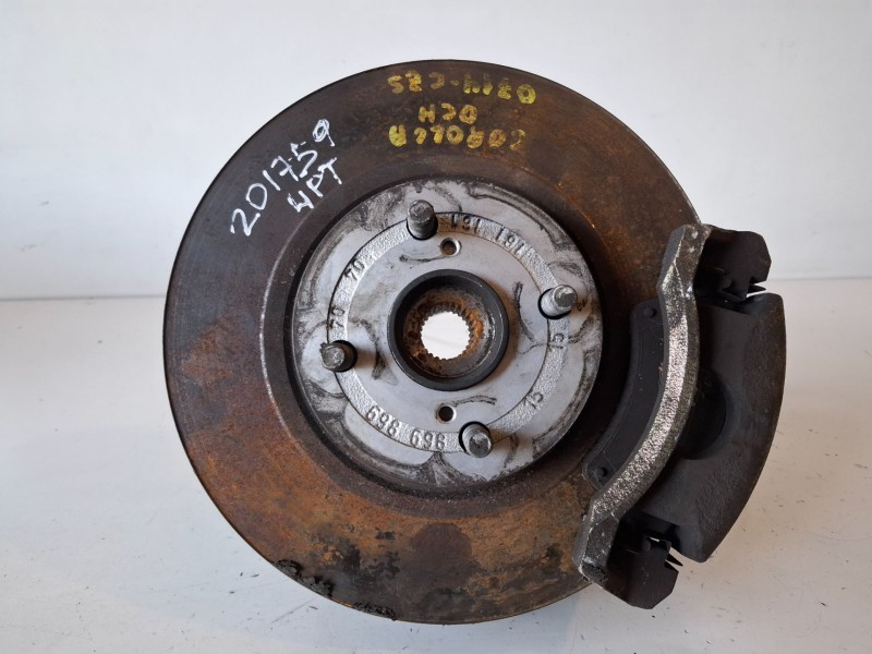 Recambio de mangueta delantera derecha para toyota corolla (e12) 1cdftv referencia OEM IAM   