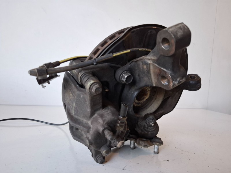 Recambio de mangueta delantera derecha para toyota corolla (e12) 1cdftv referencia OEM IAM   