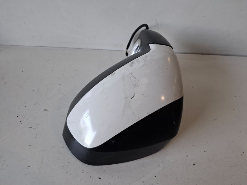 Recambio de retrovisor izquierdo para peugeot 5008 ah01 referencia OEM IAM   