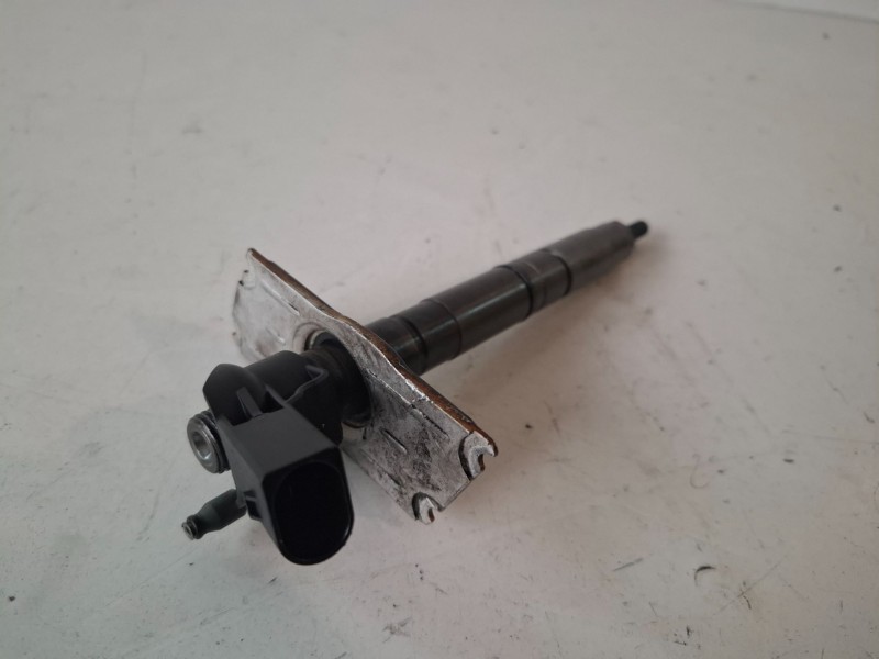 Recambio de inyector para volkswagen golf vi (5k1)(10.2008) cba referencia OEM IAM 0445116030  
