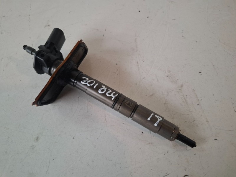 Recambio de inyector para volkswagen golf vi (5k1)(10.2008) cba referencia OEM IAM 0445116030  