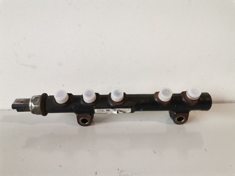 Recambio de rampa inyectora para citroen ds4 9hr referencia OEM IAM 9684753080  