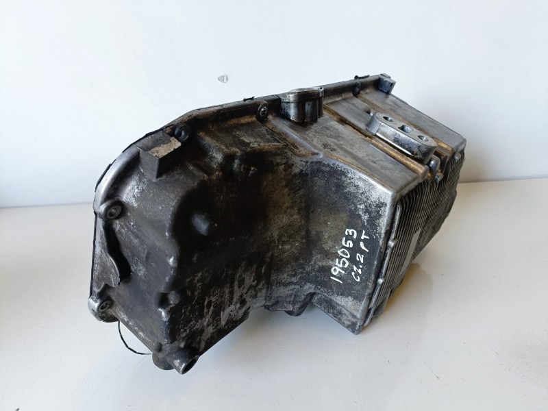 Recambio de carter para opel insignia berlina a20dth referencia OEM IAM 55567087  