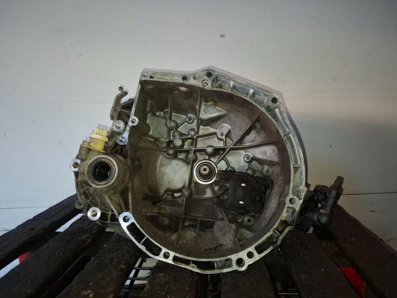 Recambio de caja cambios para citroen c3 8hx referencia OEM IAM 20CN33  