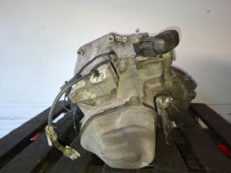 Recambio de caja cambios para citroen c3 8hx referencia OEM IAM 20CN33  