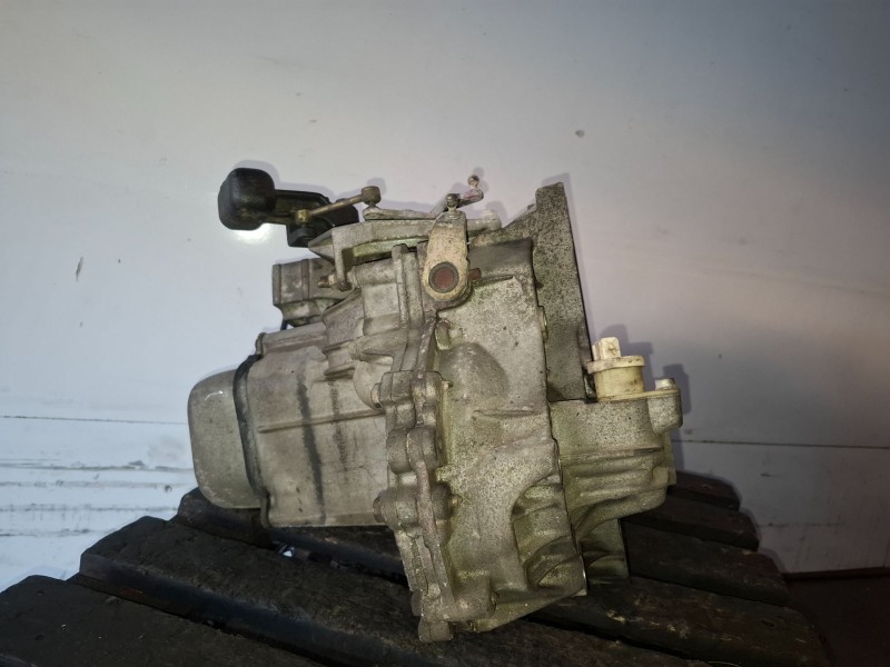 Recambio de caja cambios para citroen c3 8hx referencia OEM IAM 20CN33  