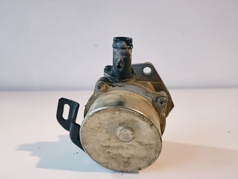 Recambio de depresor freno / bomba vacio para dacia duster i k9k892 referencia OEM IAM 7006730303  