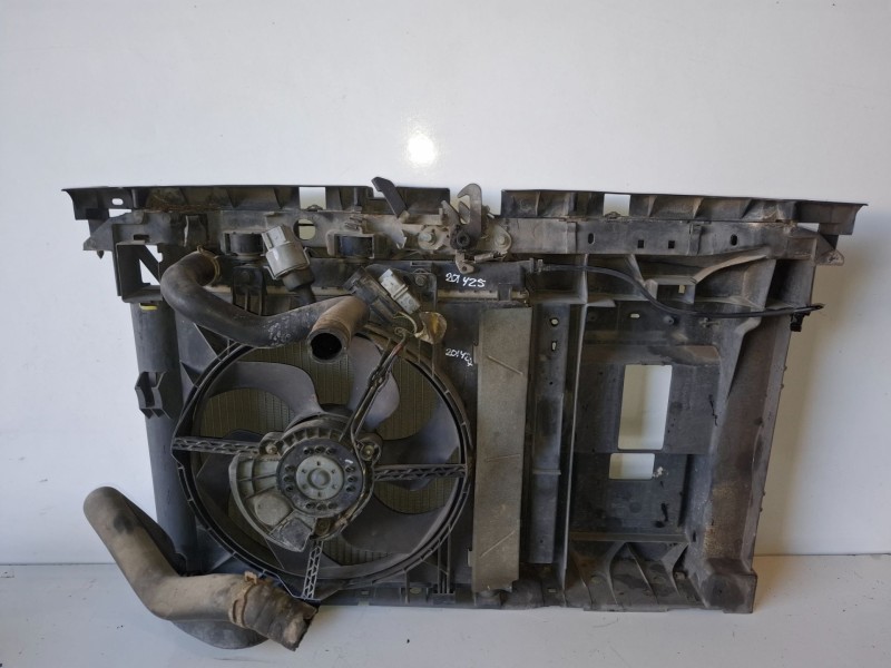Recambio de panel frontal para citroen c3 8hx referencia OEM IAM   