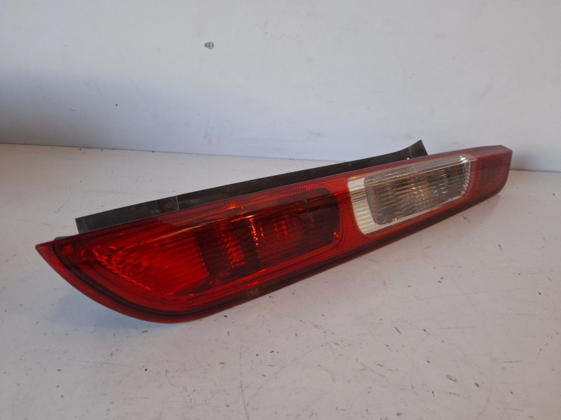 Recambio de piloto trasero derecho para ford focus berlina (cap) g8da referencia OEM IAM   
