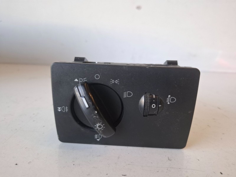 Recambio de mando luces para ford focus berlina (cap) g8da referencia OEM IAM 4M5T13A024LA  