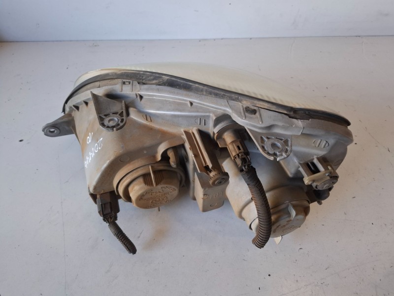 Recambio de faro derecho para daewoo nubira wagon x20sed referencia OEM IAM   