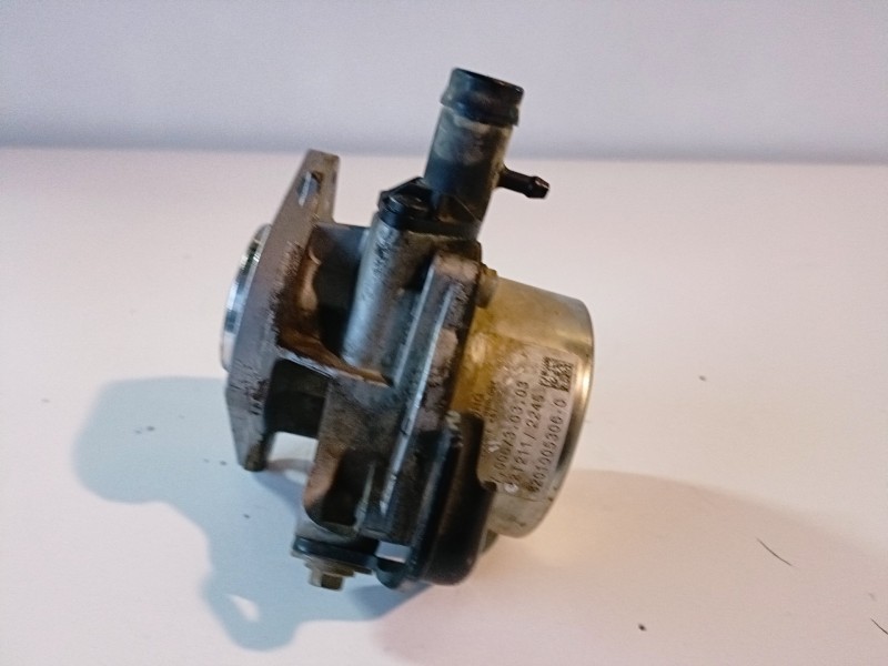 Recambio de depresor freno / bomba vacio para dacia duster i k9k892 referencia OEM IAM 7006730303  
