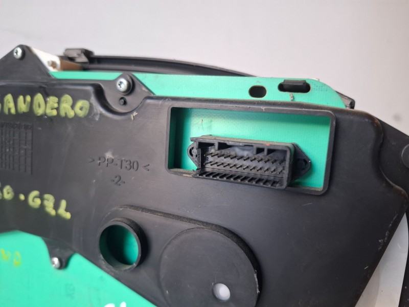 Recambio de cuadro instrumentos para dacia sandero k9k796 referencia OEM IAM   
