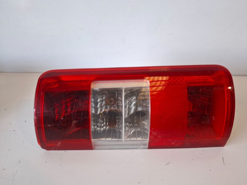 Recambio de piloto trasero derecho para ford transit connect (tc7) hcpb referencia OEM IAM 2T1413A602AF  