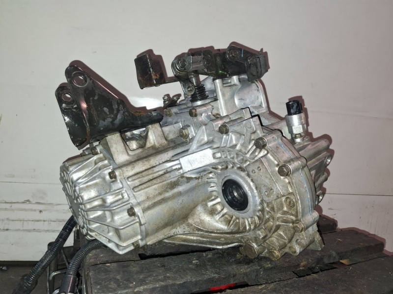 Recambio de caja cambios para hyundai coupe (gk) g4gc referencia OEM IAM   