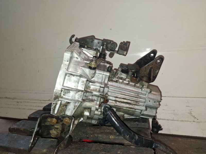 Recambio de caja cambios para hyundai coupe (gk) g4gc referencia OEM IAM   