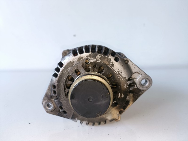 Recambio de alternador para honda civic berlina 3 puertas (ep) 4ee2 referencia OEM IAM V056U  