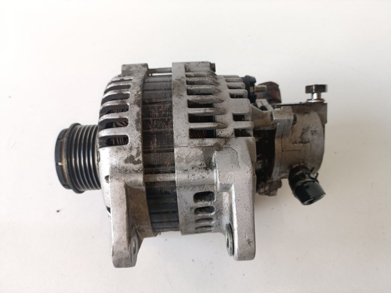 Recambio de alternador para honda civic berlina 3 puertas (ep) 4ee2 referencia OEM IAM V056U  