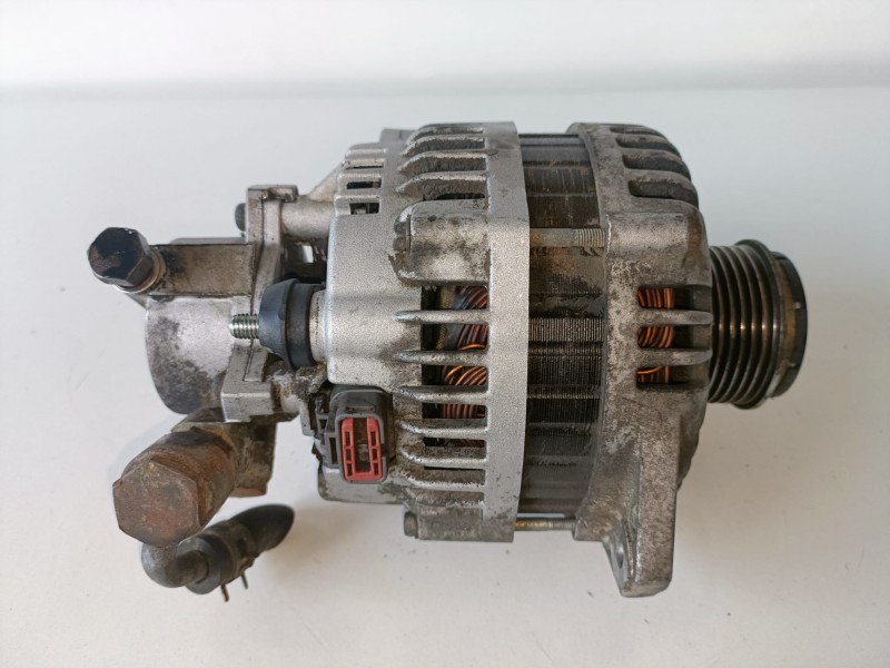 Recambio de alternador para honda civic berlina 3 puertas (ep) 4ee2 referencia OEM IAM V056U  