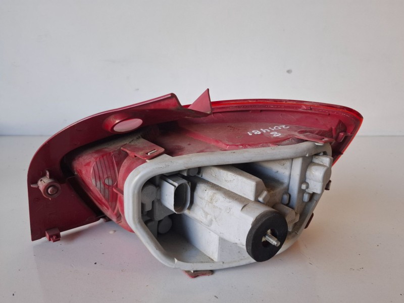 Recambio de piloto trasero izquierdo para seat ibiza berlina (6j5) bls referencia OEM IAM   