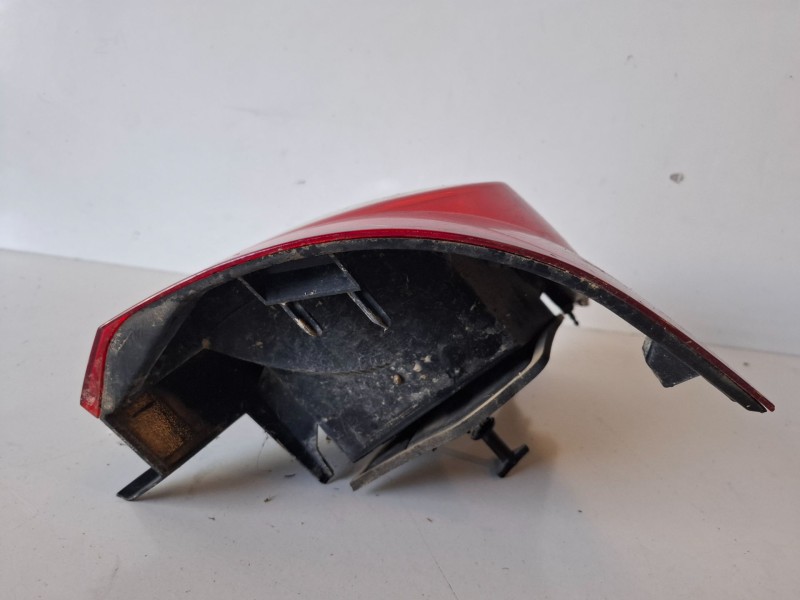 Recambio de piloto trasero derecho para dacia sandero k9k796 referencia OEM IAM 62421002  