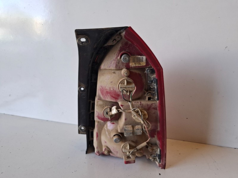 Recambio de piloto trasero izquierdo para hyundai tucson (jm) d4ea referencia OEM IAM 924012E010  
