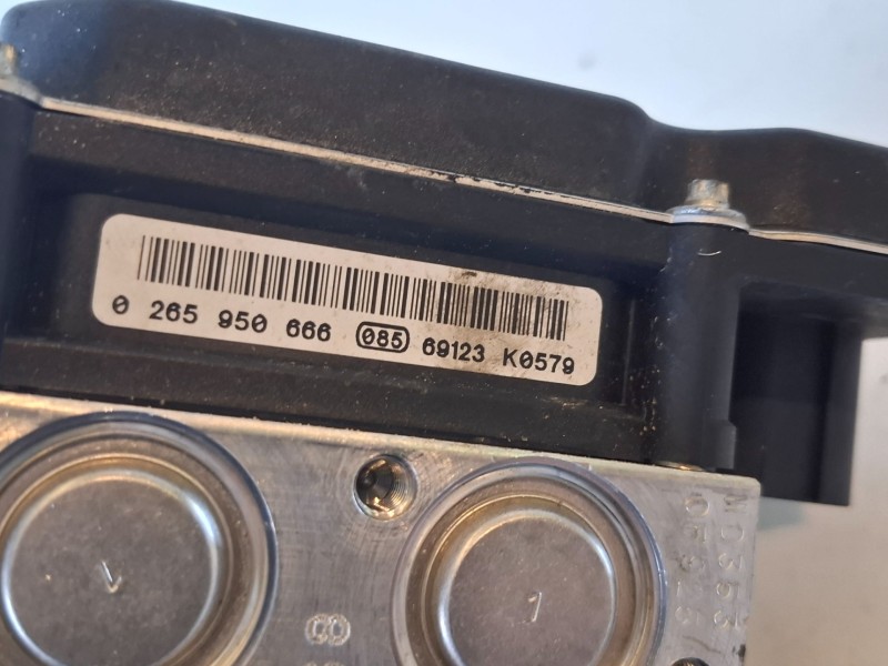 Recambio de abs para bmw serie 5 berlina (e60) 204d4 referencia OEM IAM 0265236020  