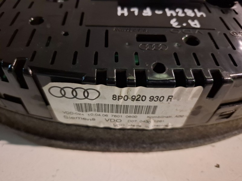Recambio de cuadro instrumentos para audi a3 (8p1) bls referencia OEM IAM 8P0920930R  