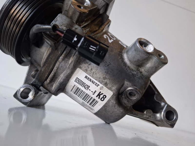 Recambio de compresor aire acondicionado para dacia dokker referencia OEM IAM 926008942RB  